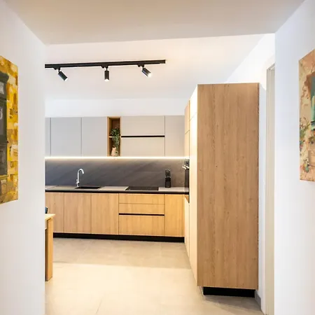 Downtown Διαμέρισμα *